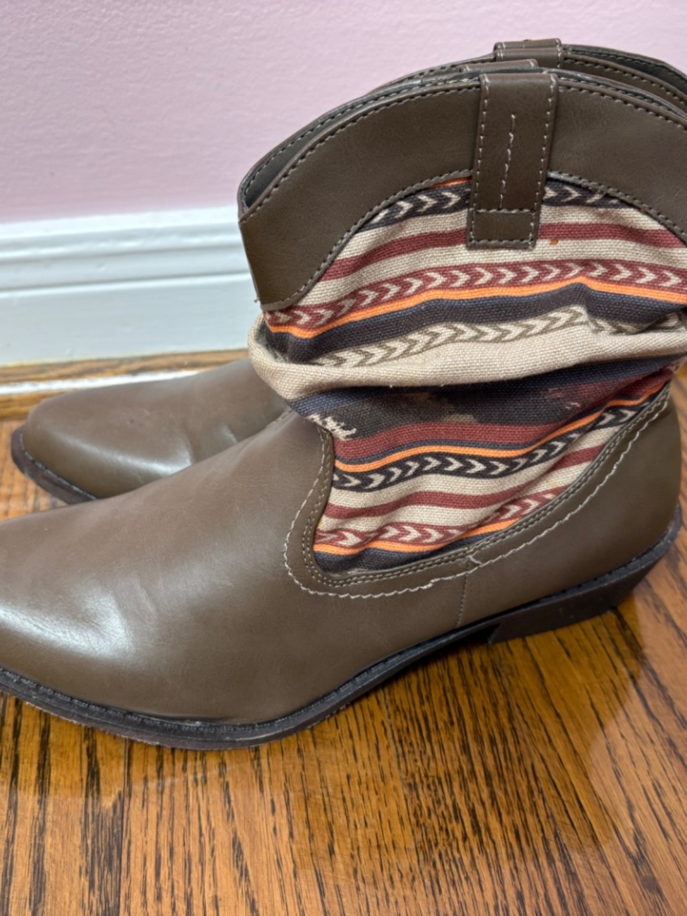 Western Style Boots sz 8 womens